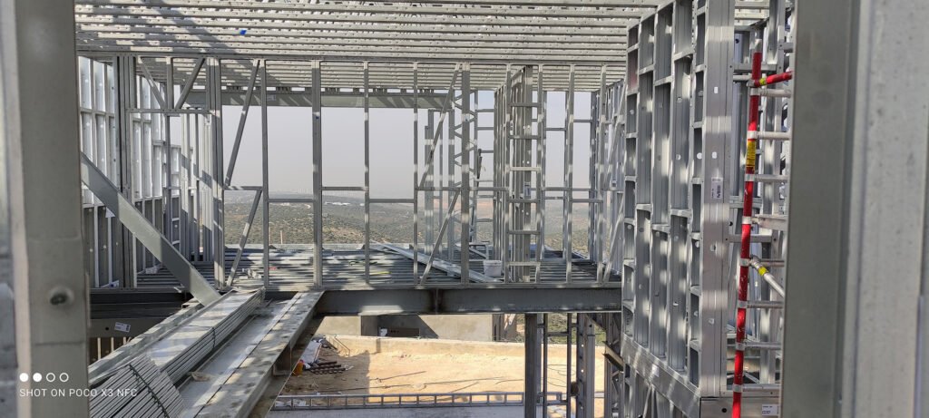 קומת ביניים בבניה מתקדמת