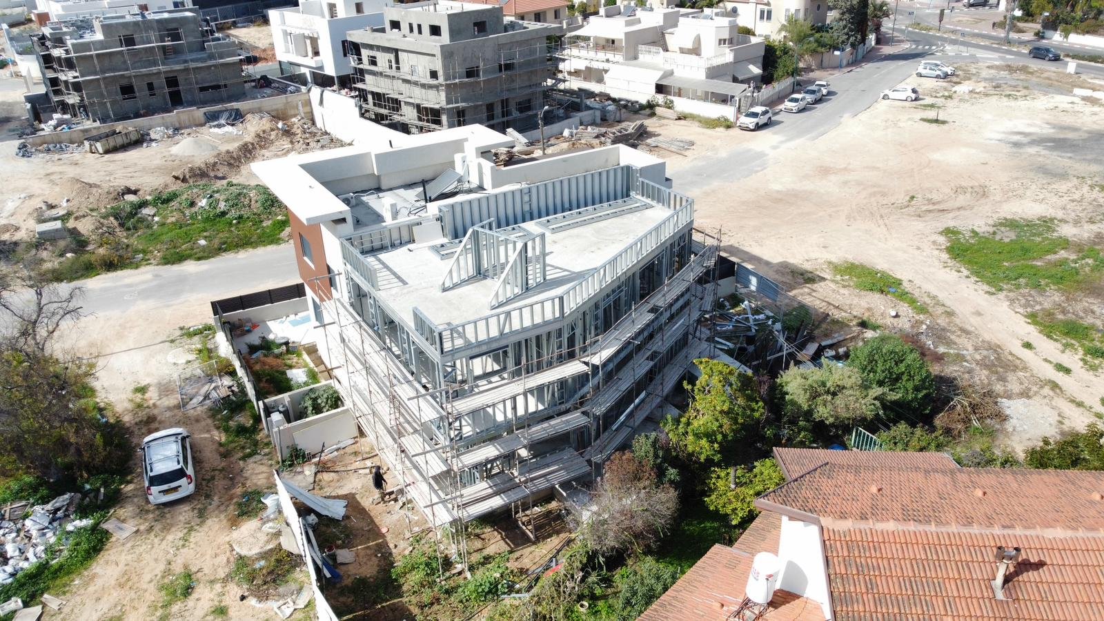 בניית בית פרטי – שתי קומות בבנייה מתקדמת פרויקט גדרה