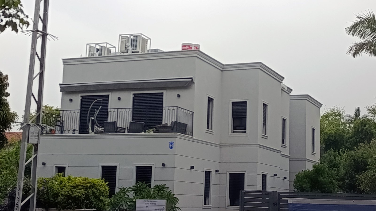 הרצליה - תוספת בנייה על גג קיים – גג שטוח