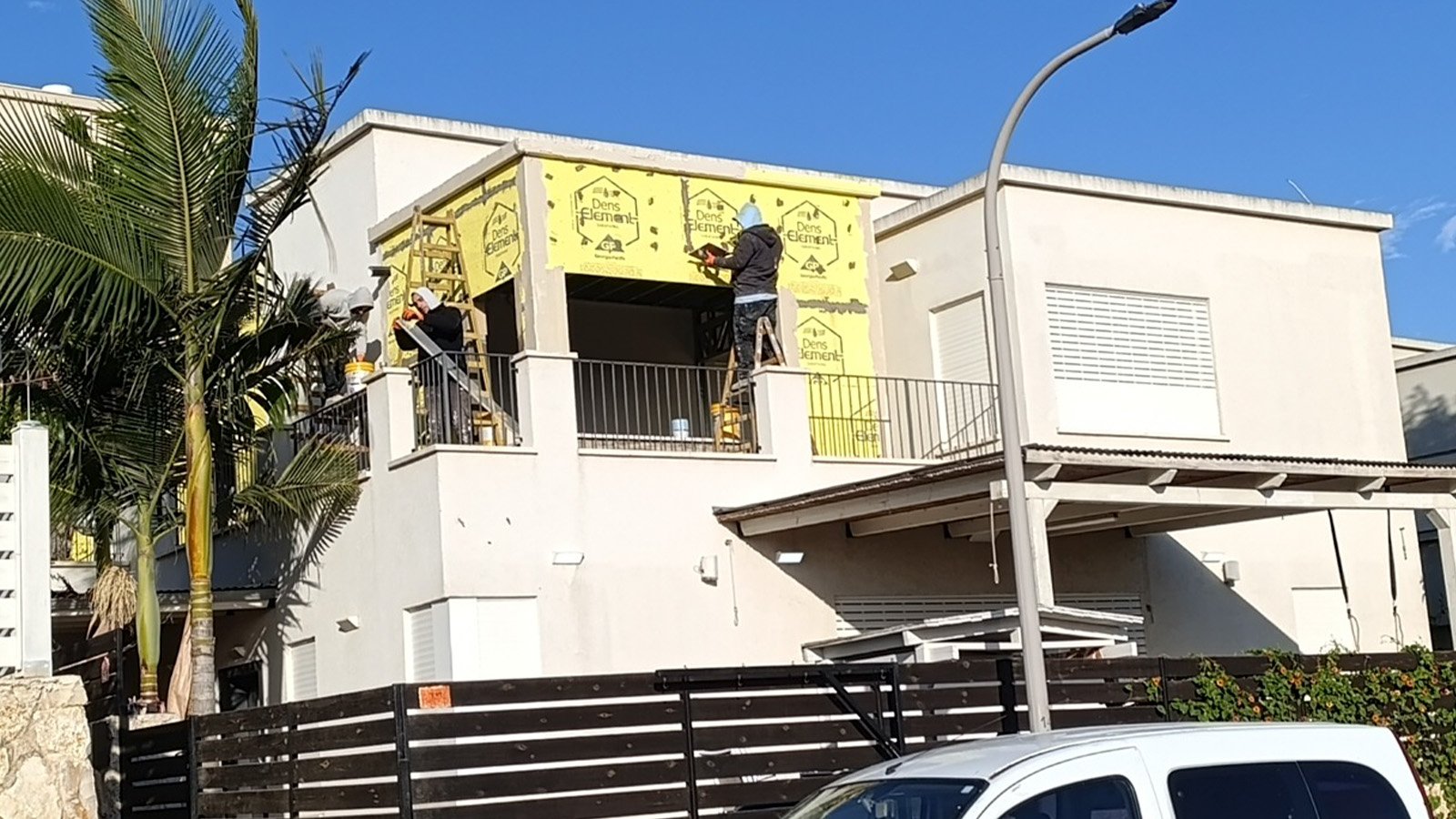 תוספת בנייה בבנייה מתקדמת – התאמה מלאה לבית קיים בכפר החורש