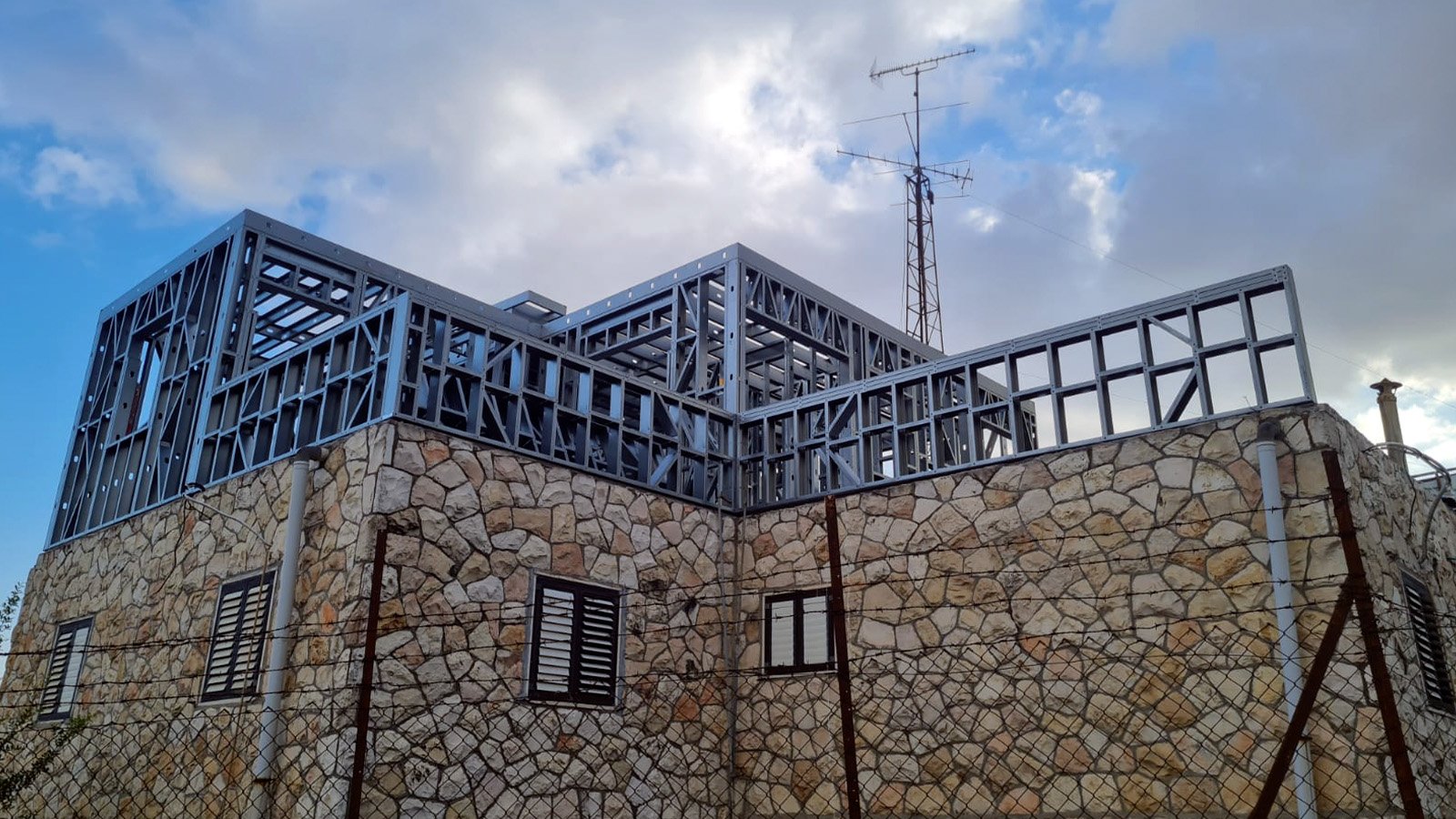 תוספת קומה, טרס בנייה מתקדמת